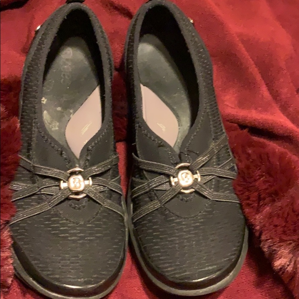 Bzees brand black shoe.  Cushions the foot.